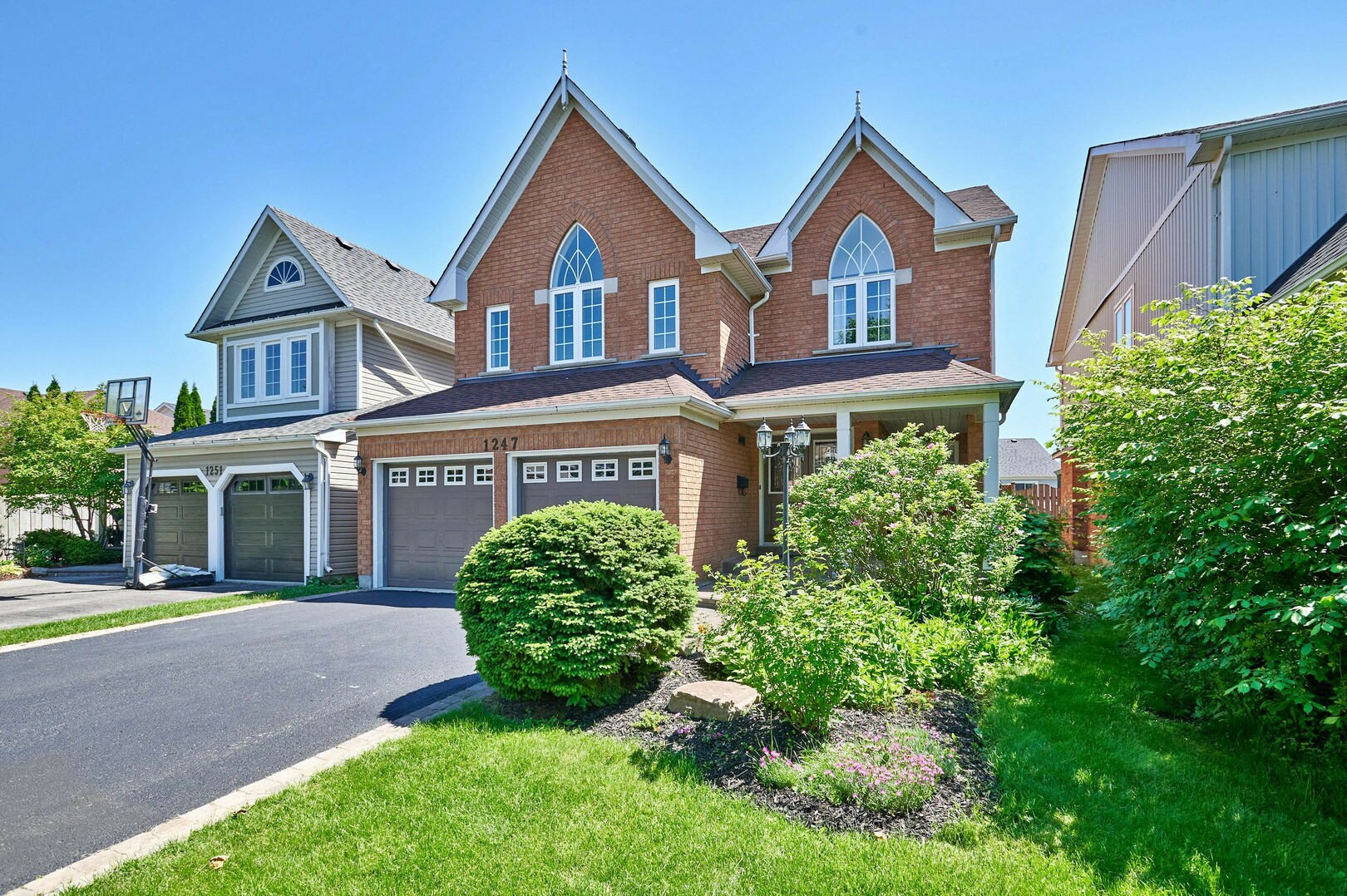 1247 Oakhill Avenue Oshawa