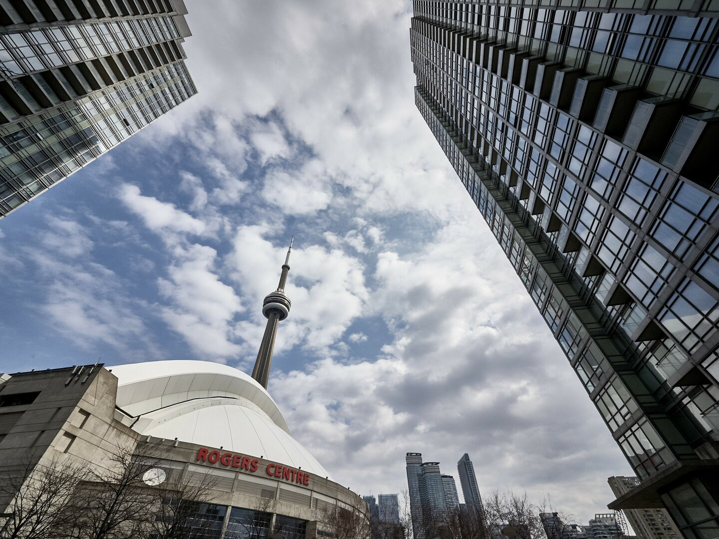 File:Rogers Centre. View from Bremner Blvd.jpg - Wikipedia