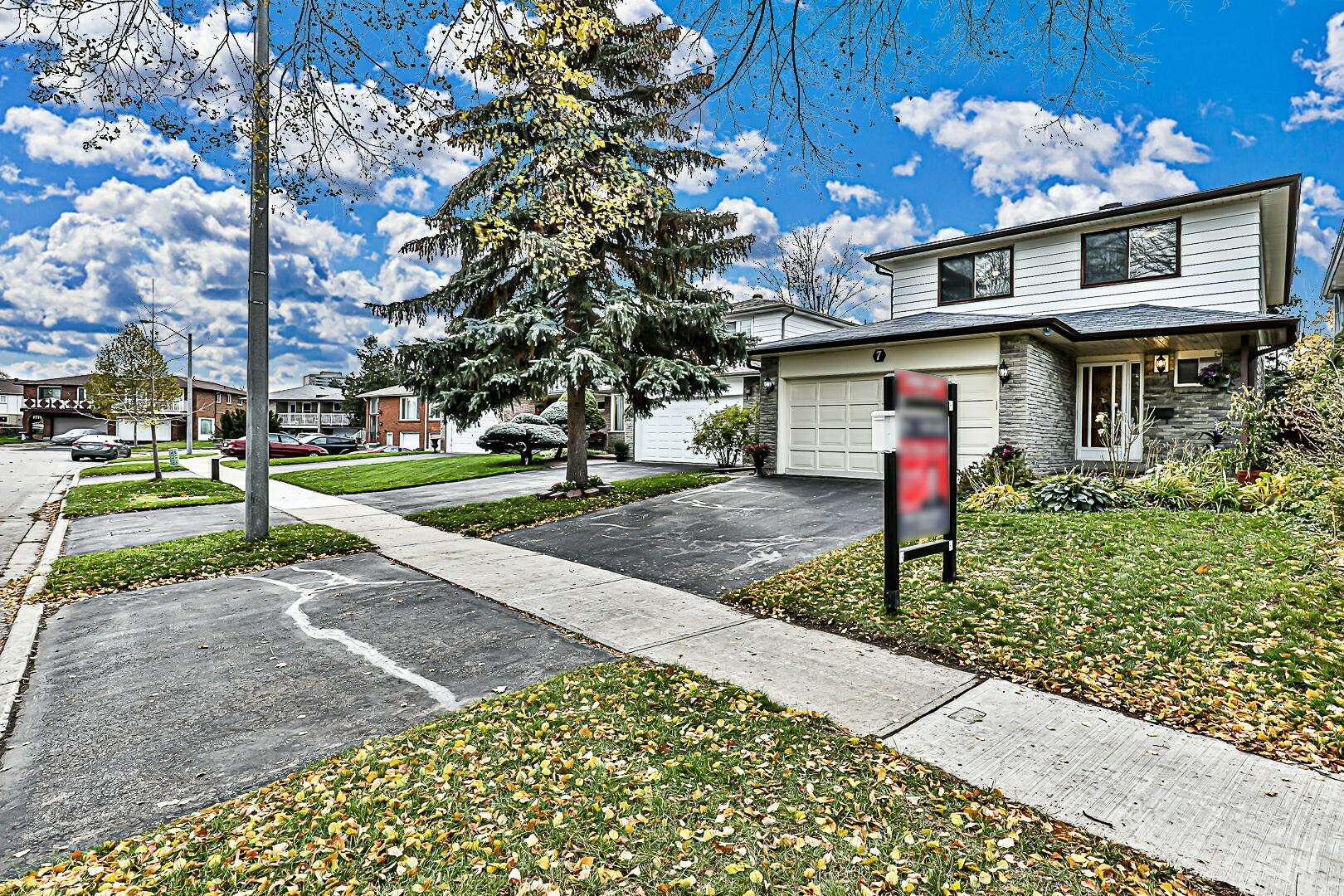 201 Alexmuir Blvd, 175 Alexmuir Townhouses